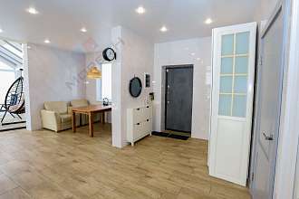 Дом, 2 этажа, 214 м2, 8 сот.