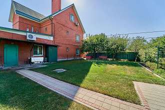 Дом, 3 этажа, 208 м2, 6 сот.