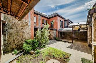 Дом, 2 этажа, 393 м2, 7 сот.