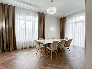 Дом, 2 этажа, 391 м2, 9 сот.