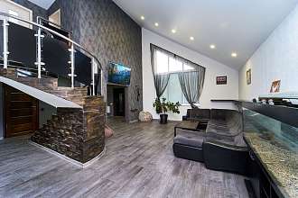 Дом, 3 этажа, 211 м2, 3 сот.