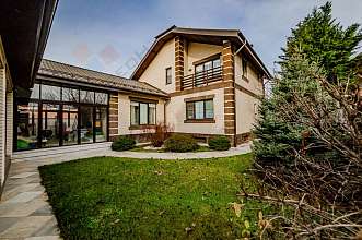 Дом, 2 этажа, 375 м2, 8 сот.