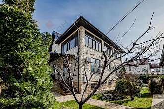 Дом, 3 этажа, 370 м2, 16 сот.