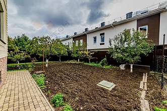 Дом, 2 этажа, 272 м2, 8 сот.