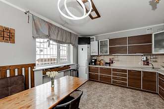 Дом, 2 этажа, 194 м2, 9 сот.