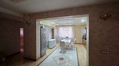 Дом, 2 этажа, 207 м2, 4 сот.