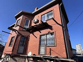 Дом, 3 этажа, 465 м2, 10 сот.