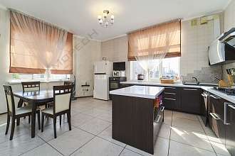 Дом, 2 этажа, 551 м2, 16 сот.