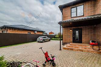 Дом, 2 этажа, 181 м2, 8 сот.