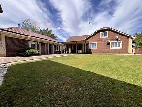 Дом, 2 этажа, 252 м2, 10 сот.