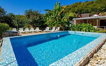 Дом, 3 этажа, 175 м2, 10 сот.