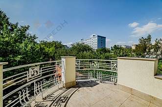 Дом, 3 этажа, 621 м2, 24 сот.