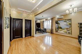 Дом, 2 этажа, 245 м2, 8 сот.