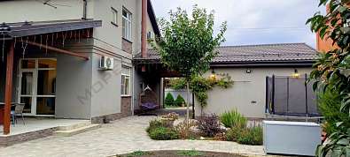 Дом, 2 этажа, 260 м2, 10 сот.