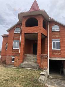 Дом, 3 этажа, 639 м2, 15 сот.