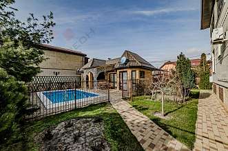 Дом, 3 этажа, 370 м2, 16 сот.