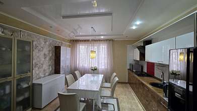 Дом, 2 этажа, 207 м2, 4 сот.