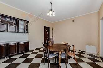 Дом, 2 этажа, 341 м2, 8 сот.