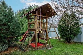 Дом, 3 этажа, 192 м2, 10 сот.