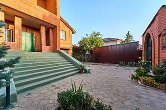 Дом, 3 этажа, 341 м2, 14 сот.