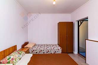 Дом, 3 этажа, 175 м2, 10 сот.