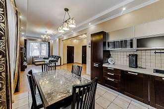 Дом, 2 этажа, 245 м2, 8 сот.