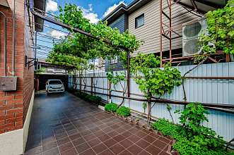 Дом, 2 этажа, 199 м2, 4 сот.