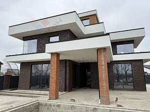 Дача, 3 этажа, 255 м2, 7 сот.