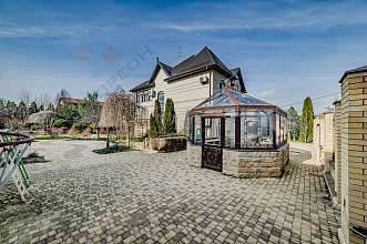 Дом, 3 этажа, 370 м2, 16 сот.