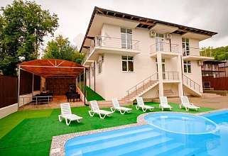 Дом, 2 этажа, 440 м2, 8 сот.