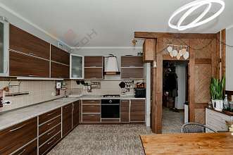 Дом, 2 этажа, 194 м2, 9 сот.