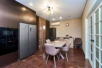 Дом, 3 этажа, 180 м2, 3 сот.