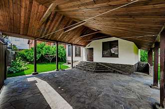 Дом, 2 этажа, 300 м2, 8 сот.