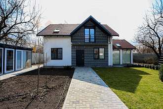 Дом, 2 этажа, 214 м2, 8 сот.