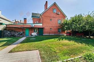 Дом, 3 этажа, 208 м2, 6 сот.