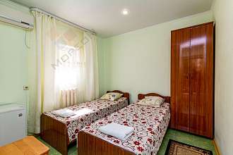 Дом, 3 этажа, 175 м2, 10 сот.