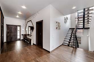 Дом, 2 этажа, 300 м2, 8 сот.