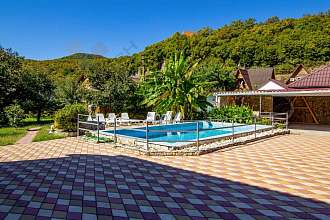 Дом, 3 этажа, 175 м2, 10 сот.