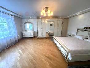 Дом, 3 этажа, 182 м2, 4 сот.