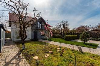 Дом, 2 этажа, 214 м2, 8 сот.