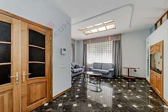 Дом, 3 этажа, 621 м2, 24 сот.