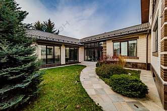 Дом, 2 этажа, 375 м2, 8 сот.