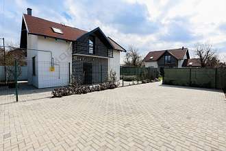 Дом, 2 этажа, 214 м2, 8 сот.