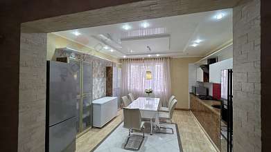 Дом, 2 этажа, 207 м2, 4 сот.