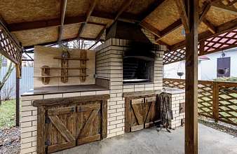 Дом, 3 этажа, 192 м2, 10 сот.