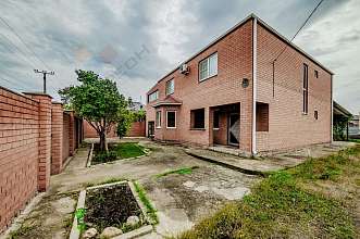 Дом, 2 этажа, 295 м2, 19 сот.