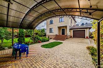 Дом, 2 этажа, 272 м2, 8 сот.